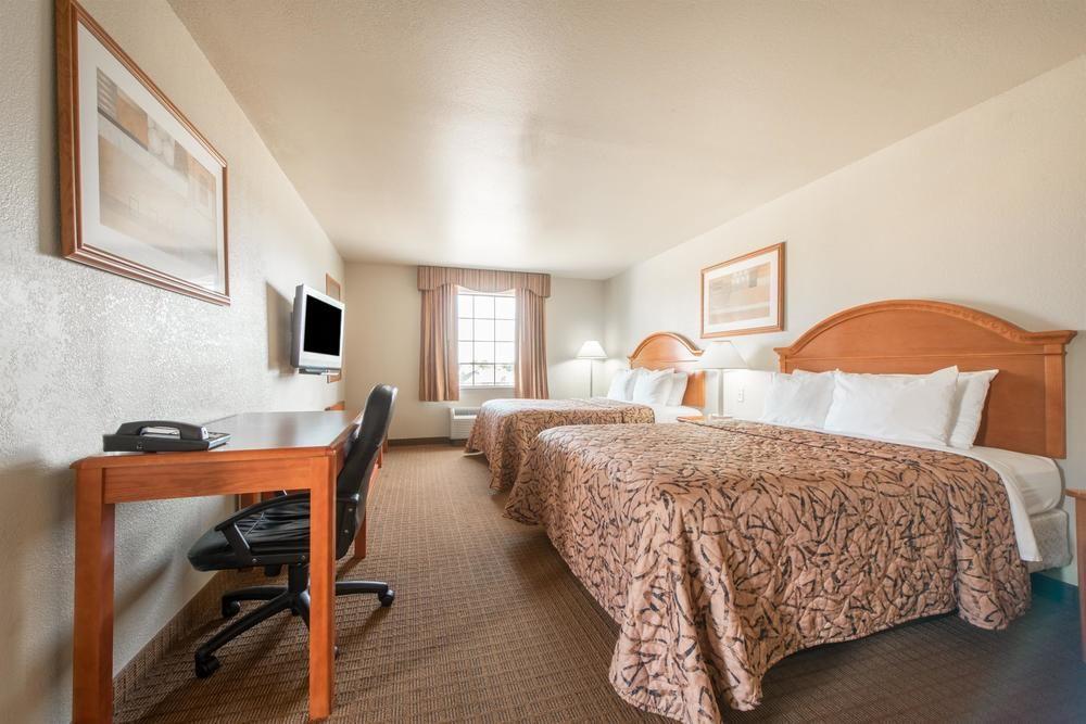 Days Inn & Suites By Wyndham Wichita Falls Dış mekan fotoğraf